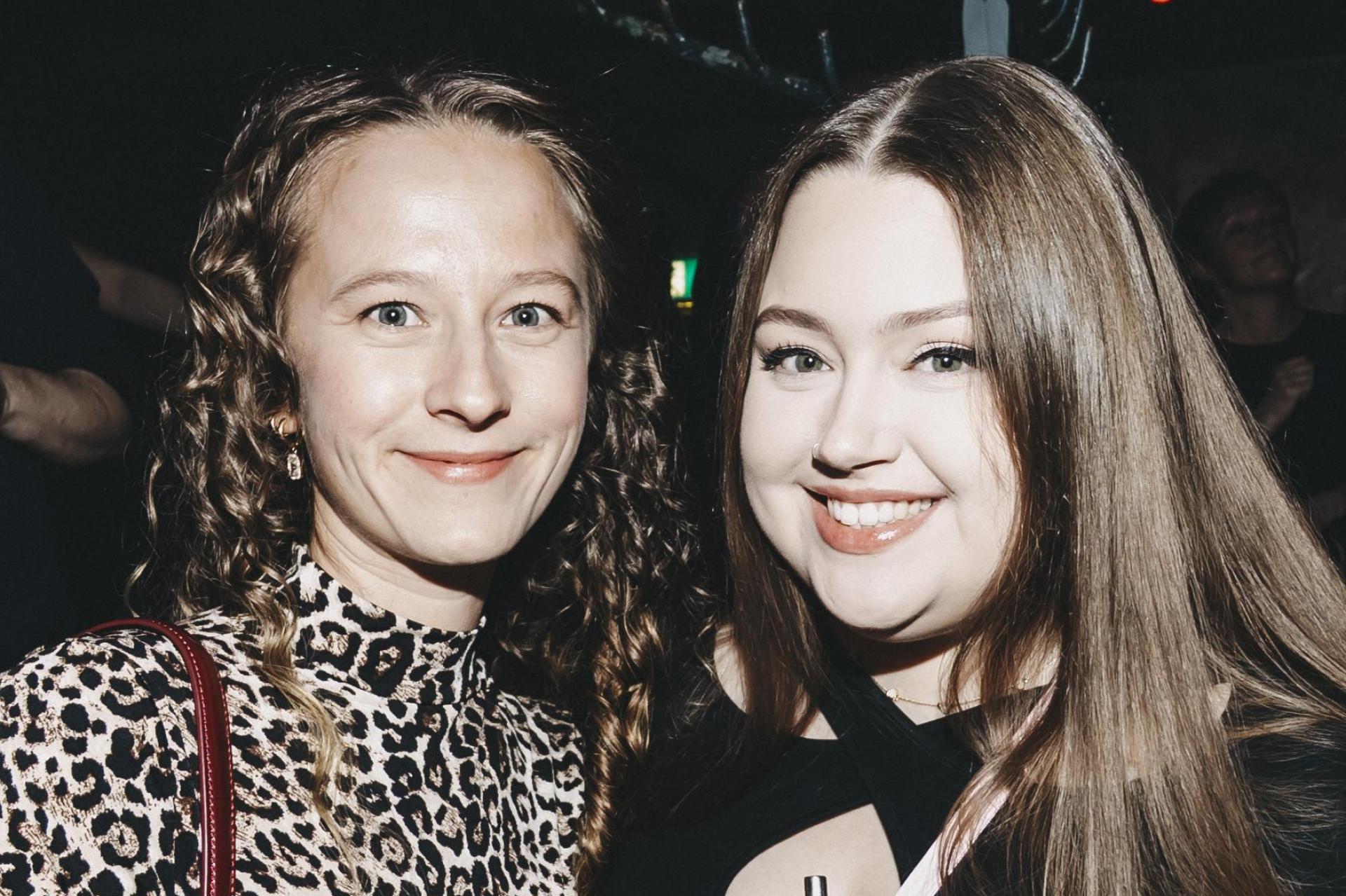 Frau Fenk im Trio.  (Bild: Lolografie)