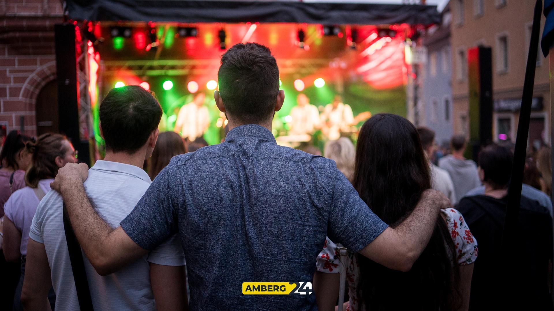 Das sind die Bilder vom Freitagabend vom 2025er-Altstadtfest in Sulzbach-Rosenberg. (Bild: Mario Donhauser)