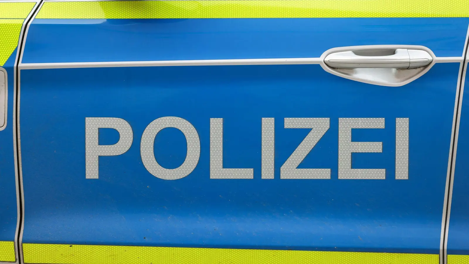 Insgesamt seien es 100 Euro, die aus der Arztpraxis gestohlen wurden.  (Symbolbild: Jan Woitas/dpa)
